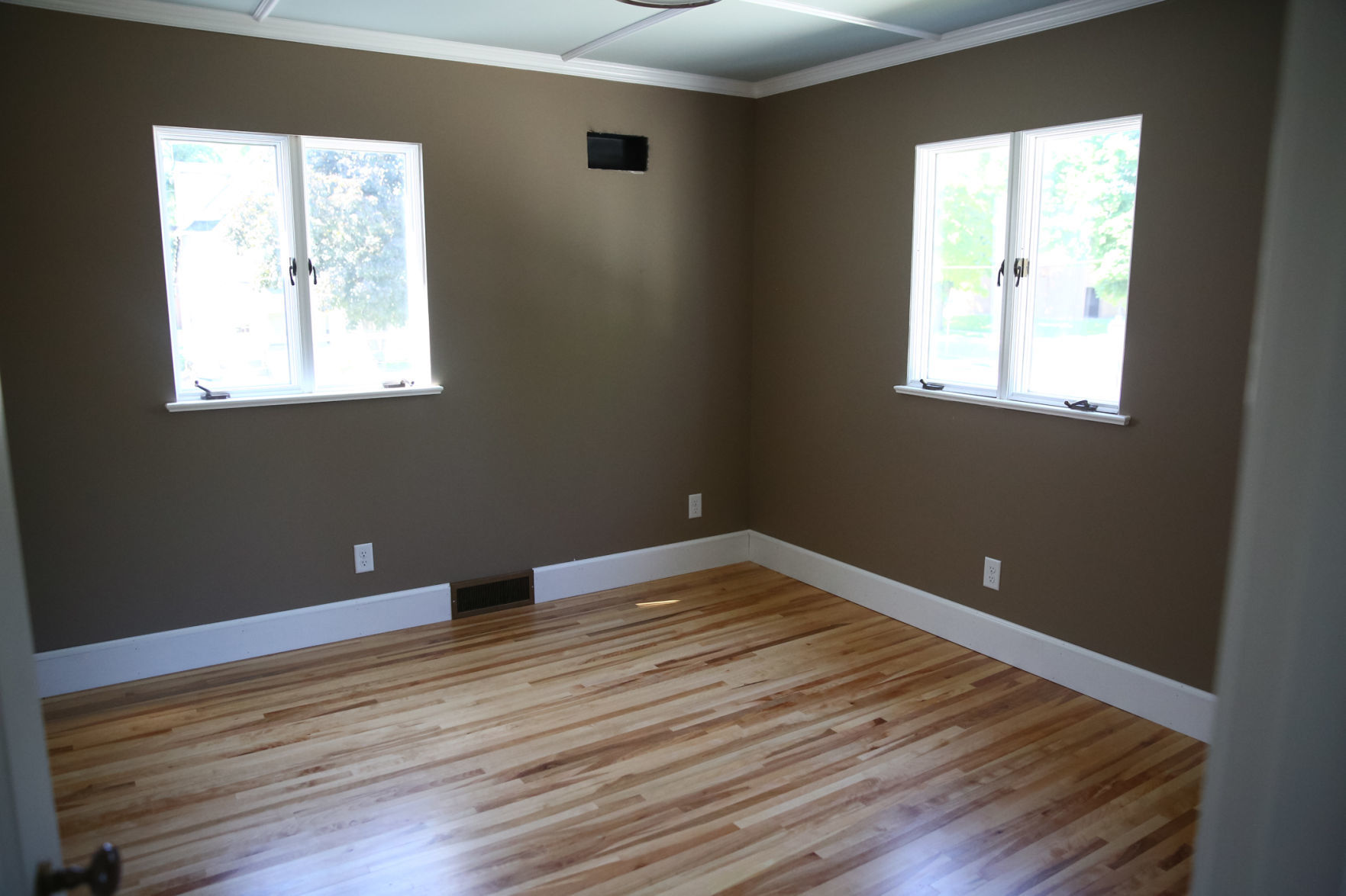 Egloff House - 312 E State St (24).jpg
